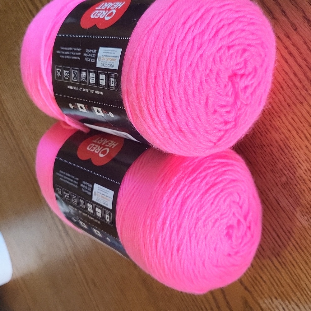 Red Heart Syper Saver Jumbo yarn.  PRETTY 'N PINK